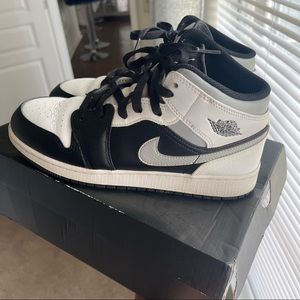 Jordan 1 Mid